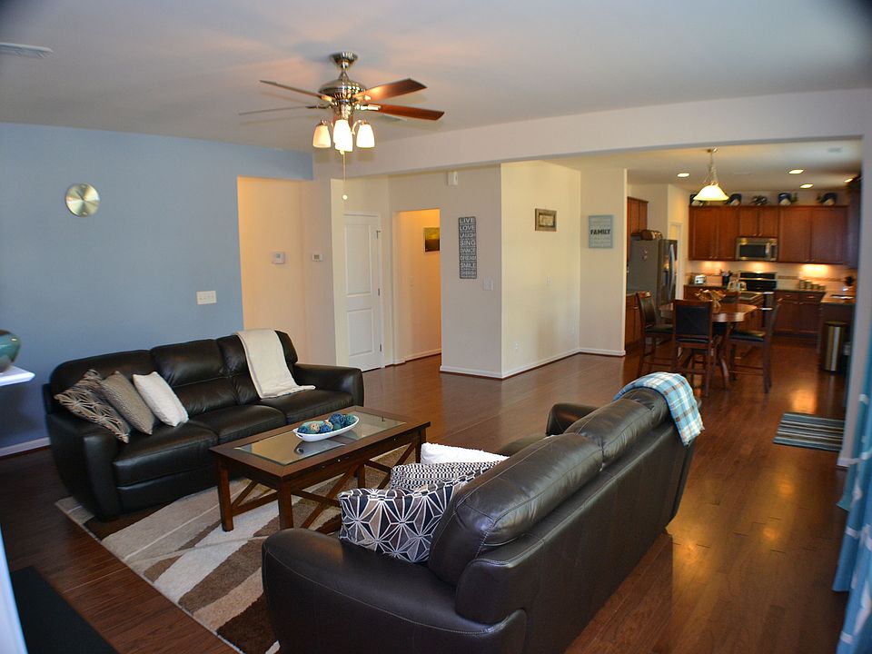 1st image of 20 Oxmoor Dr