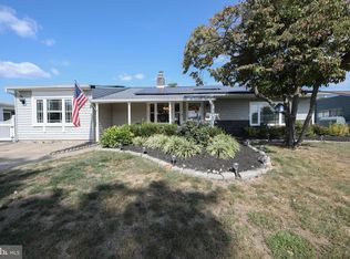 42 Friendly Ln, Levittown, PA