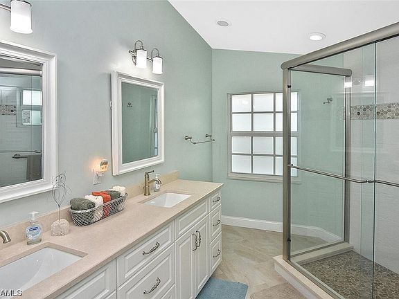 4th image of 17847 Acacia Dr