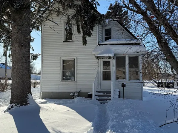 42 Webber Ave, Oakfield, NY 14125