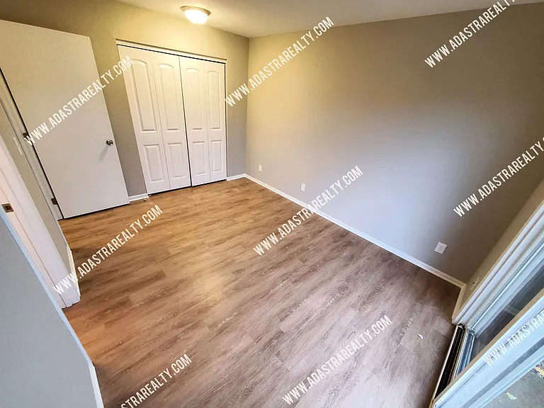 121 Ames St — Photo 19