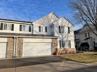 11011 Oak Grove Cir Unit B, Woodbury, MN 55129