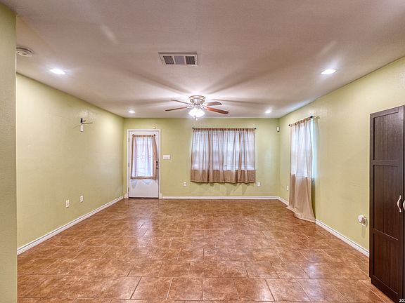 5th image of 411 W Calera