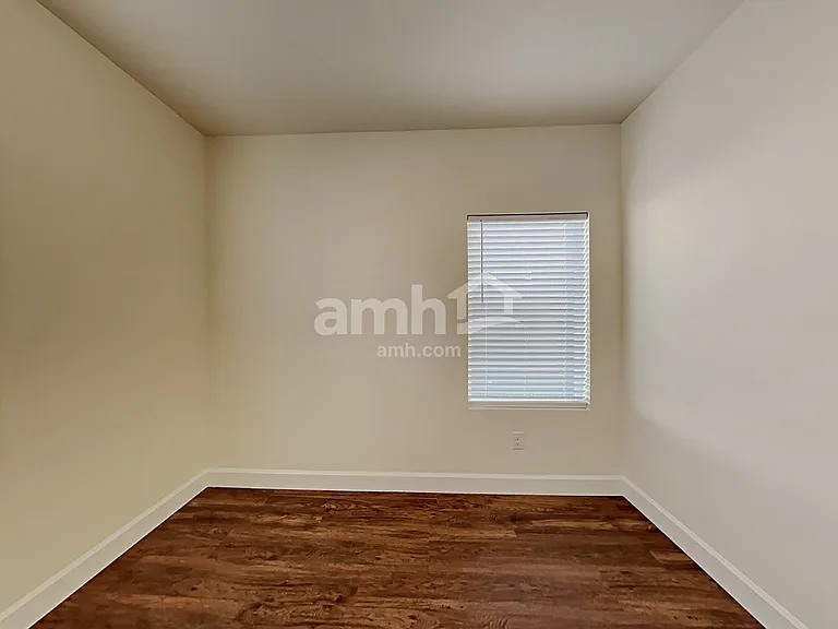 5079 W Bellevue St — Photo 9