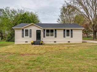 102 Davis Dr, Columbia, TN 38401