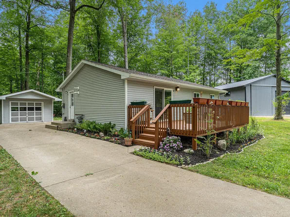 6633 Birchshore Dr, Lakeview, MI 48850