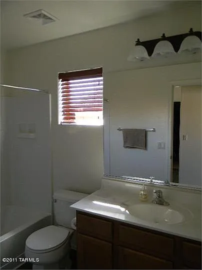 571 W Calle Paso Suave — Photo 9