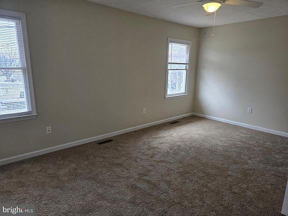 3rd image of 518 Yorktowne Pl