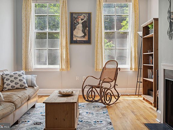4th image of 1705 Green St #A