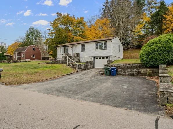 5 Arrowhead Drive, Ledyard, CT 06339