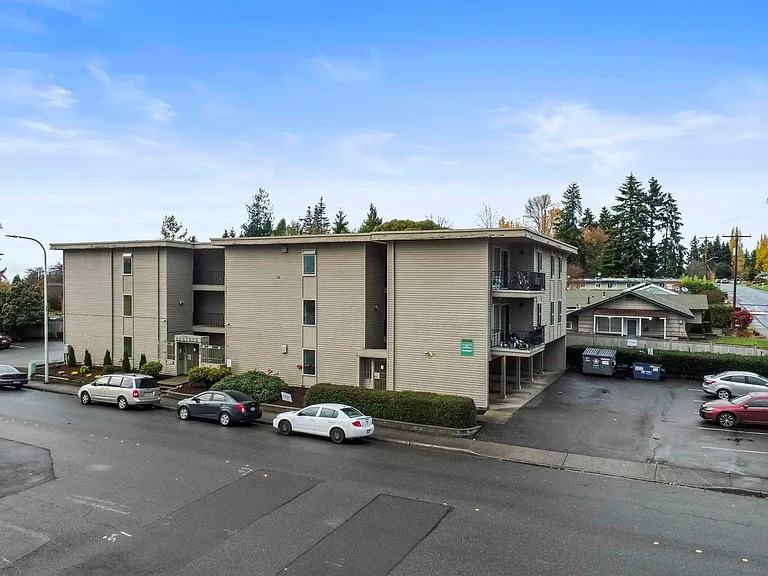 Heather Apartments — Photo 25