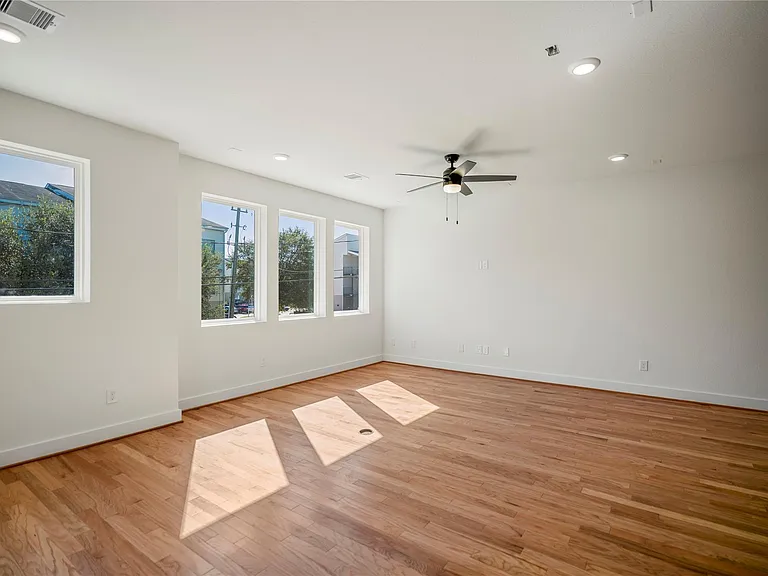 6320 Del Rio St — Photo 21