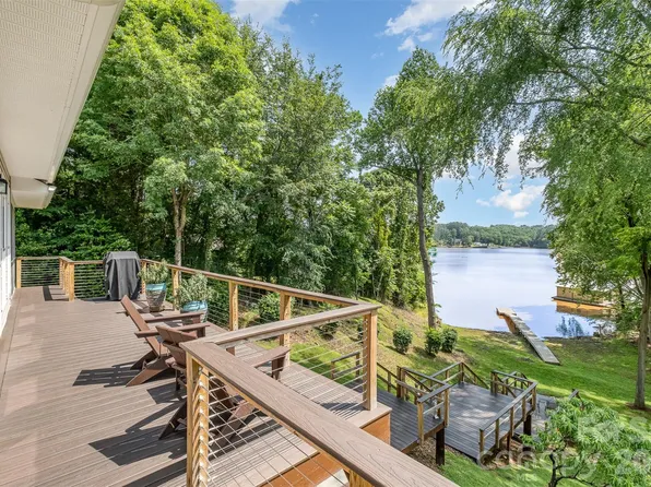 2845 Lakefront Dr, Belmont, NC 28012