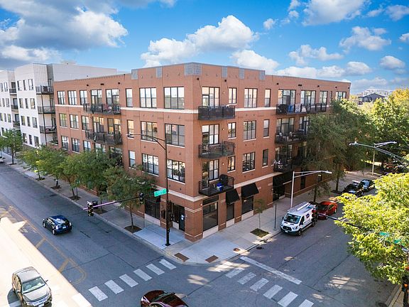 5th image of 1 S Leavitt St Unit 301