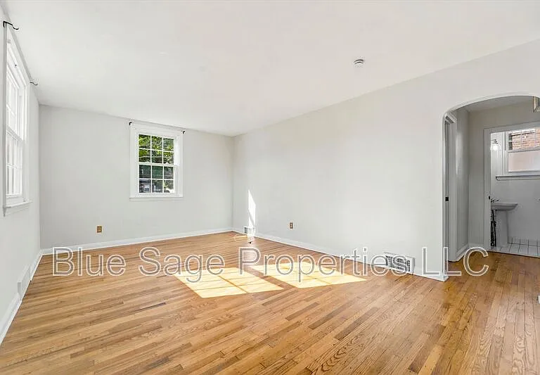 248 E Turnbull Ave — Photo 4