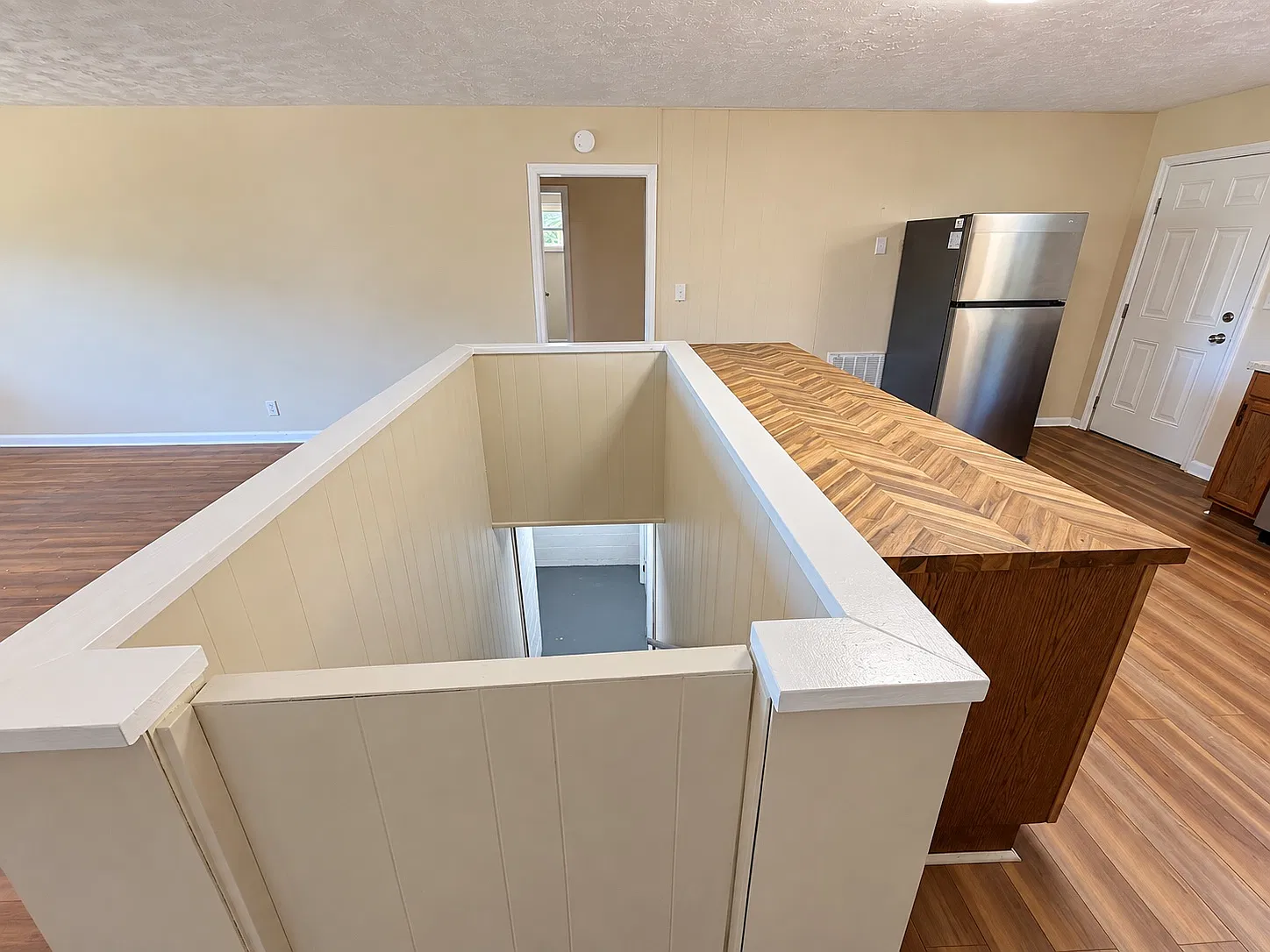 2 bed, 1200 sqft, $1,550 — Photo 4
