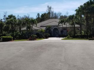 7693 Colonial Ct, Naples, FL 34112