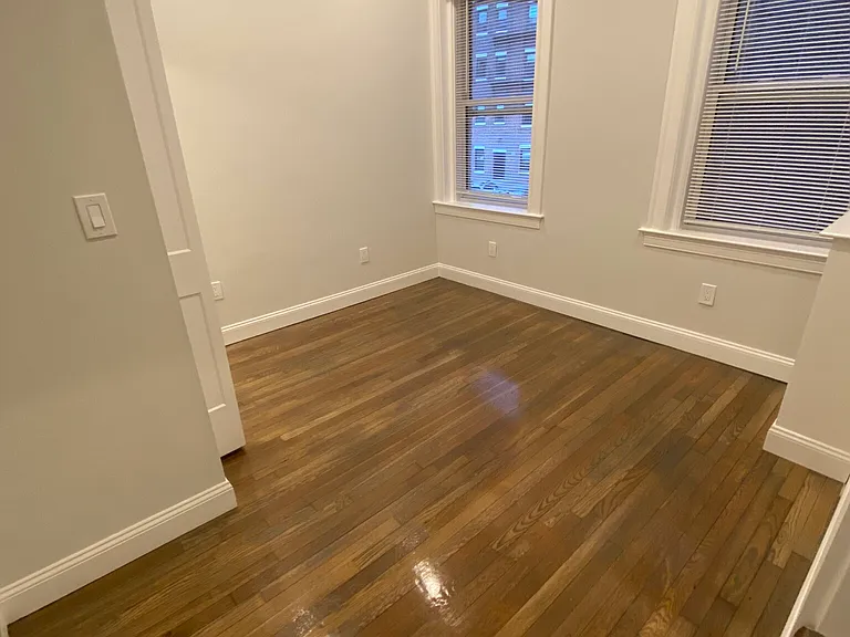 102 Queensberry St #2 — Photo 14