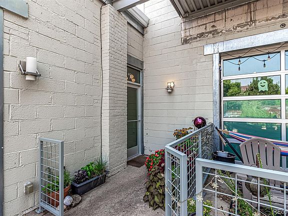 4th image of 1421 Oneida Street #11