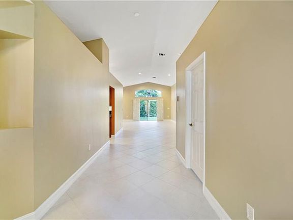 3rd image of 7603 NW 60th Ln