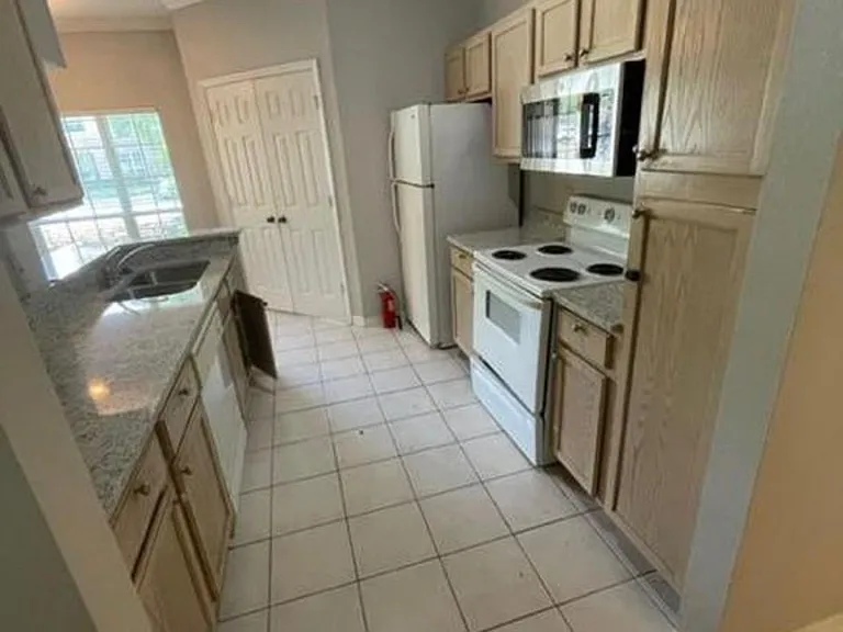 7800 Point Meadows Dr #411 — Photo 7
