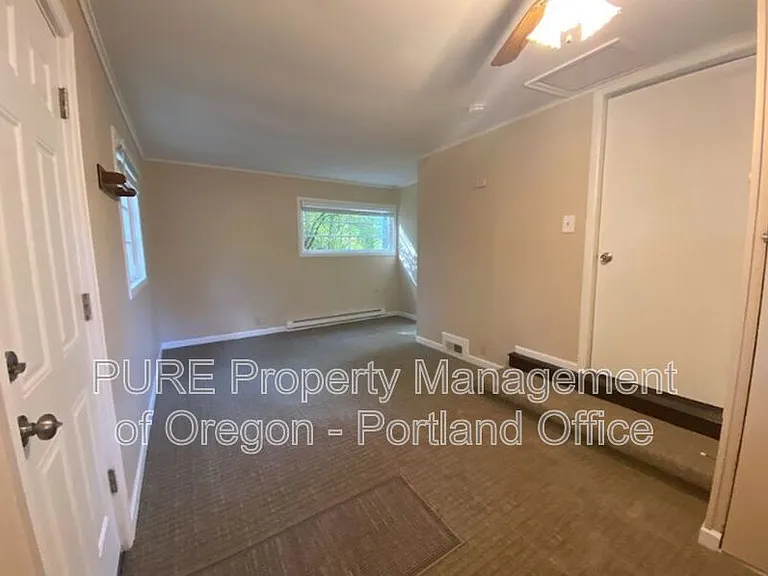 3550 Lake Grove Ave — Photo 12