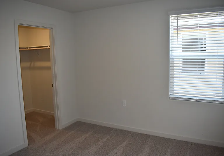 4624 Athena Dr — Photo 36
