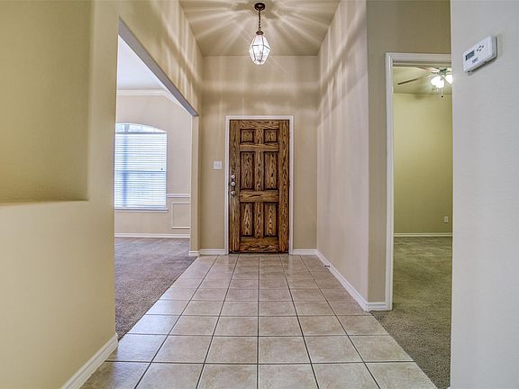 3rd image of 7916 Riverwalk Trl