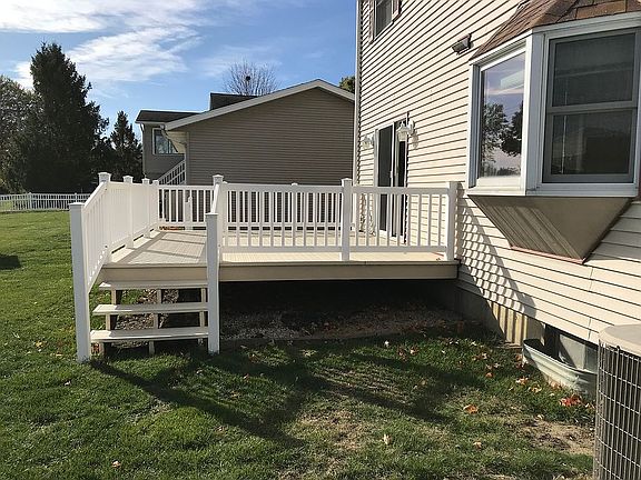 4th image of 710 Melville Ave