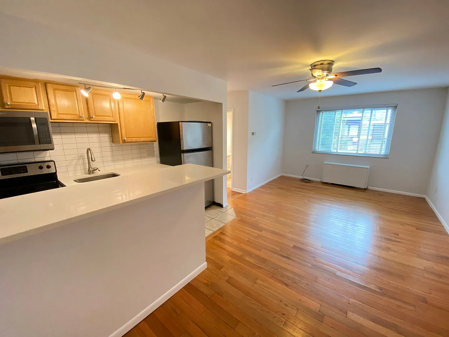 W 3rd Ave 85 NPR — Photo 2