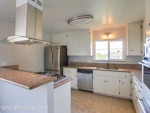 3rd image of 328 Hilmen Dr