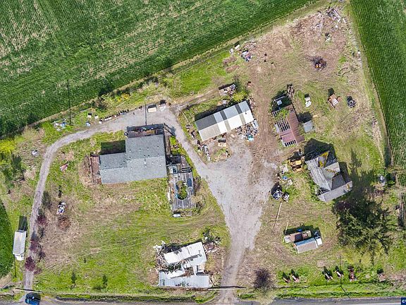 2nd image of 4065 Perrydale Rd