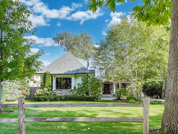 2nd image of 579 Greenwood Rd