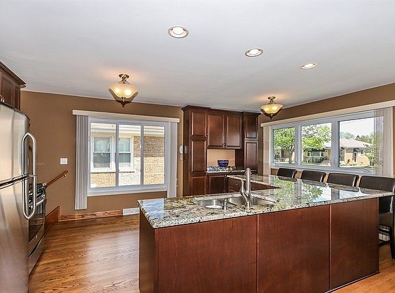 5th image of 4932 N Nordica Ave