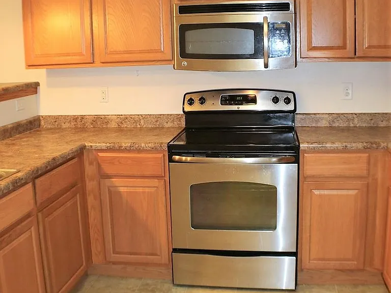 460 Cameron Way — Photo 10