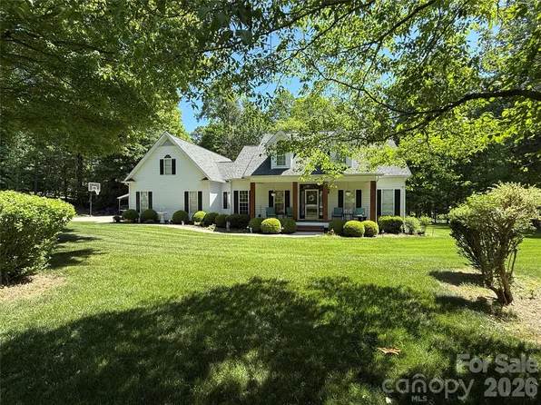 2230 Wedgewood Dr, Matthews, NC 28104