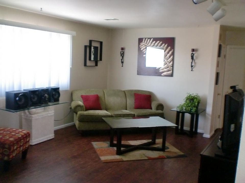 Nice open living room with lots of natural light!