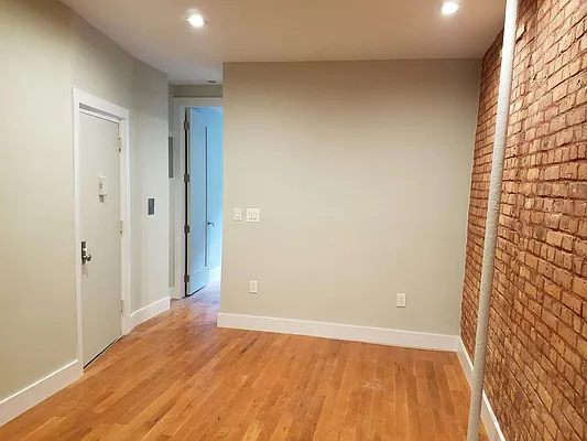 Rented by The Hamilton Group | media 22