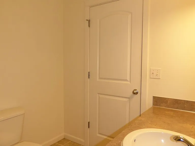 3536-3538 Fisher Ct NE — Photo 22