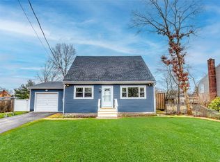 267 N Titmus Dr, Mastic, NY 11950