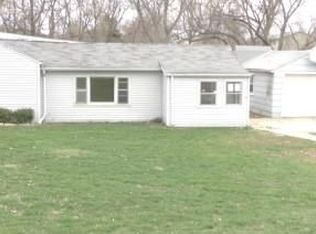 118 Northwood Dr, Hiawatha, IA 52233