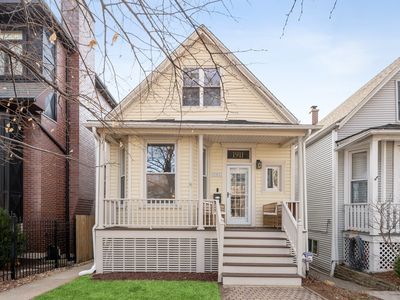 1911 W Fletcher St, Chicago, IL, 60657