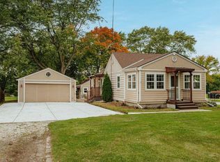 4451 S 51st St, Greenfield, WI 53220