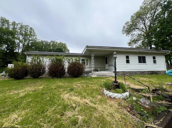 15 Carl Zinn Rd, Independence, WV 26374