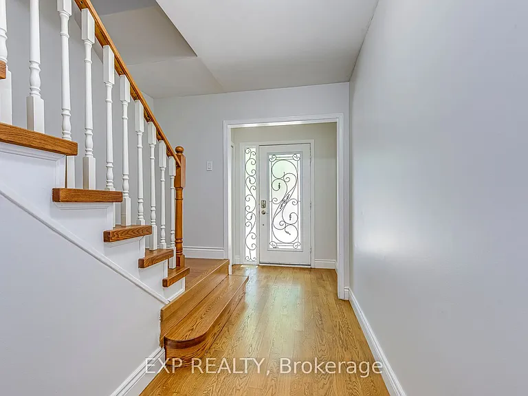 2407 Stefi Trl — Photo 4