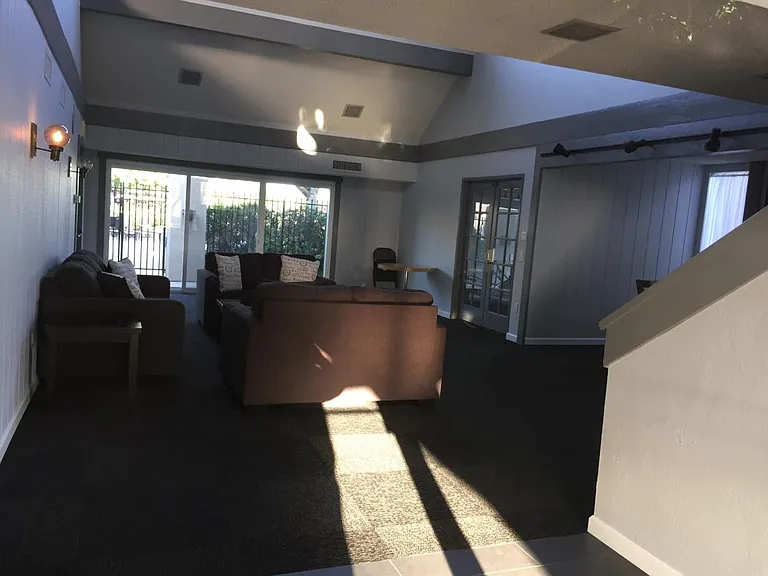 Club House (1)