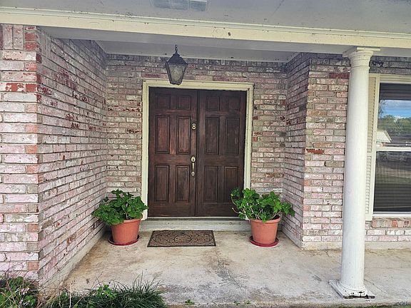 3rd image of 1401 Walnut Dr