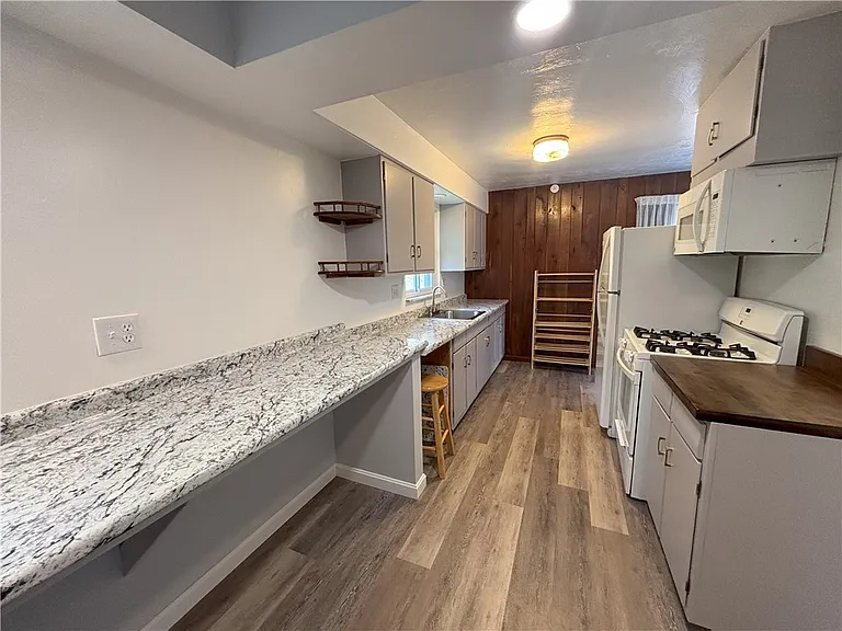 3395 Logan Ferry Rd — Photo 10