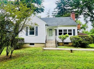 213 Old Bates Gates Rd, New Hampton, NY 10958