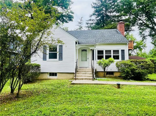 213 Old Bates Gates Road, New Hampton, NY 10958